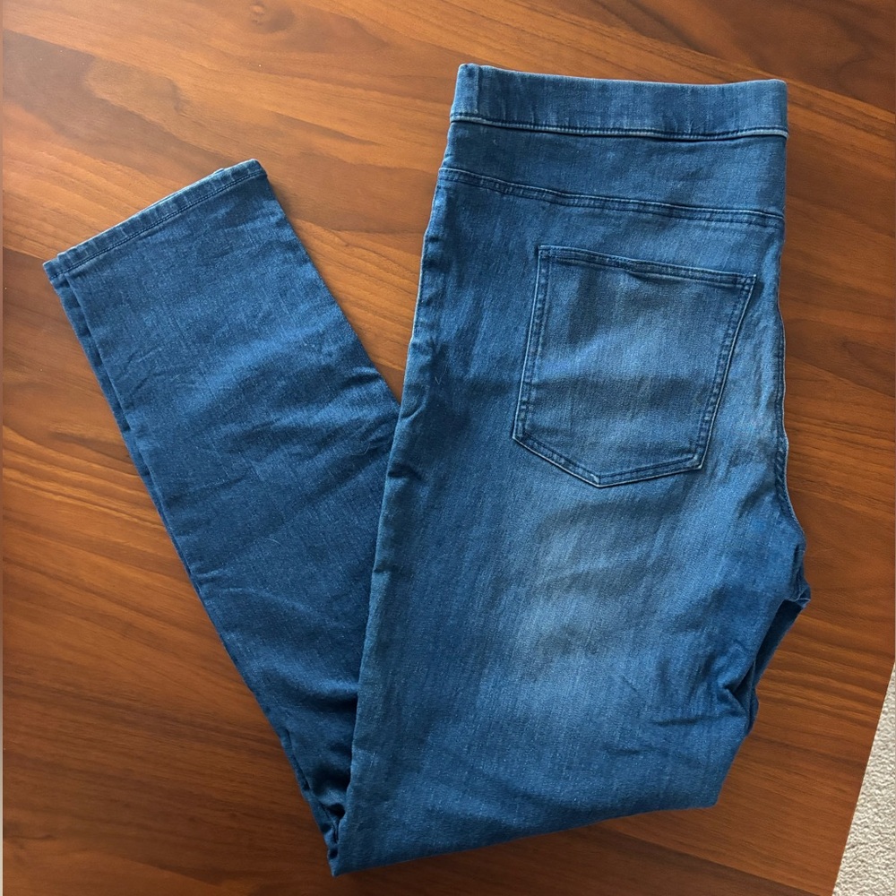 👖H&M Denim Jegging; EUC Stretch with fade contouring, ankle, legging, skinny